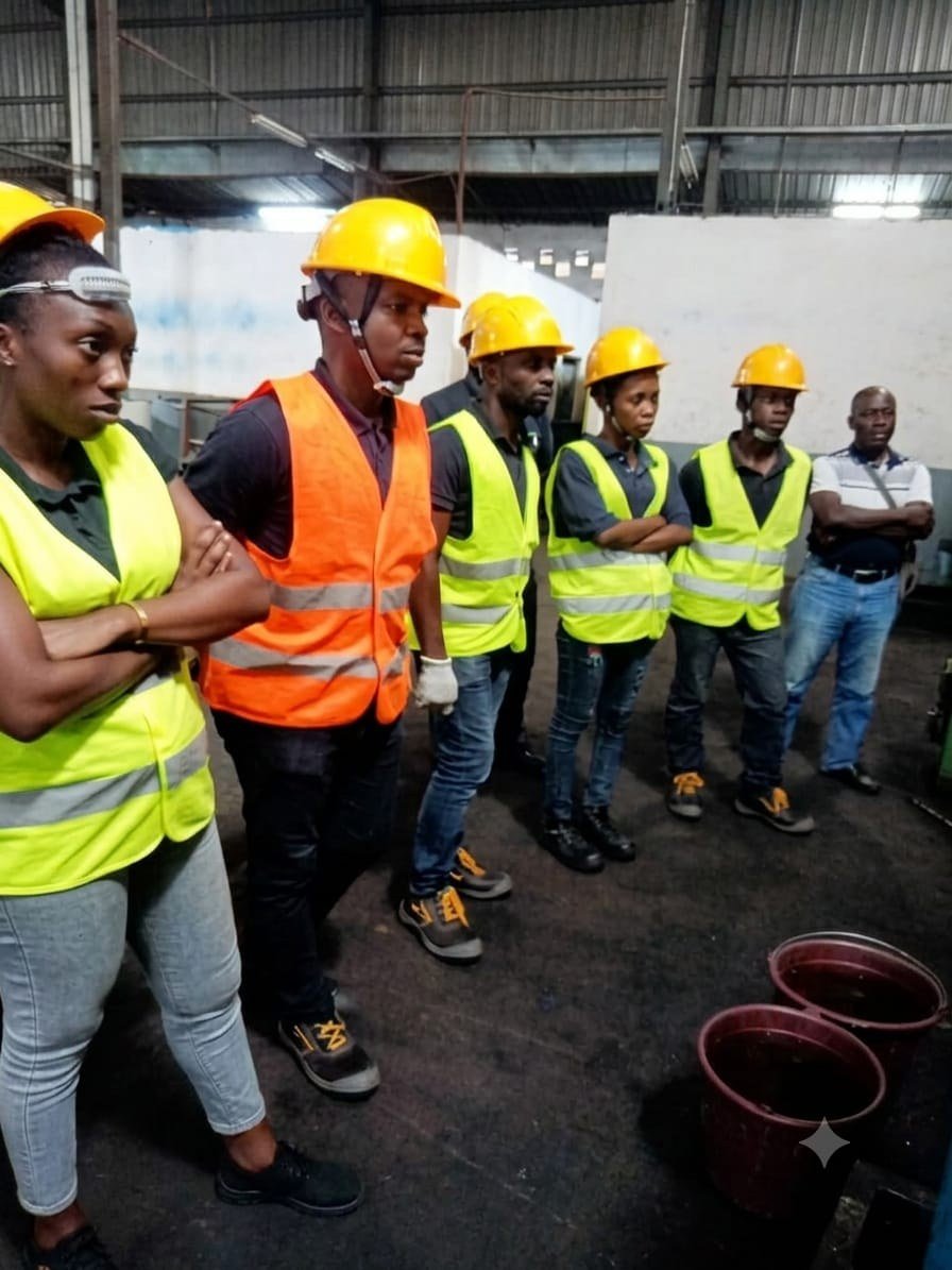 Équipe BCE équipée pour une intervention en milieu industriel